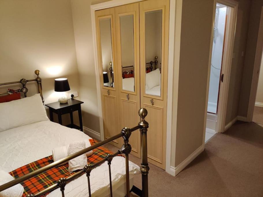 Next To The Palace And Royal Mile With Parking Edinburgh Ngoại thất bức ảnh